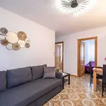 Calle Helsinki 23, With 2 Bedrooms , 200 Meters From Locos 公寓 *