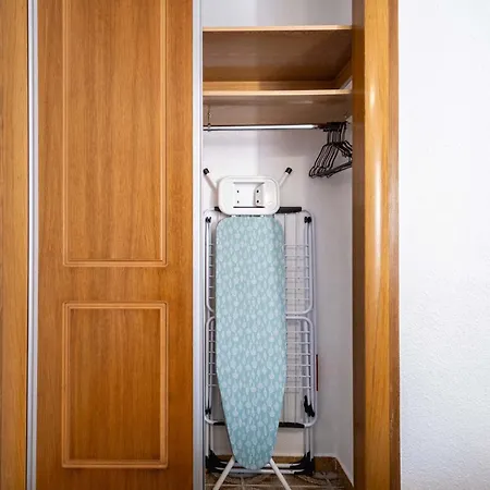 Calle Helsinki 23, With 2 Bedrooms , 200 Meters From Locos * トレビエハ