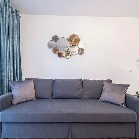 Lägenhet Calle Helsinki 23, With 2 Bedrooms , 200 Meters From Locos