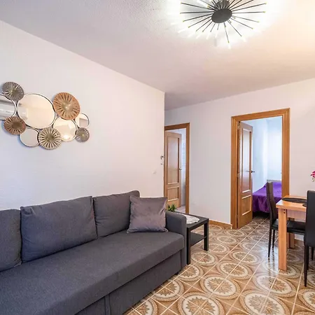 Calle Helsinki 23, With 2 Bedrooms , 200 Meters From Locos Apartamento *