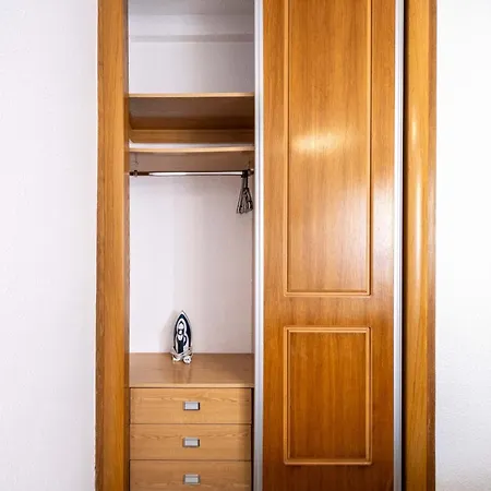 Calle Helsinki 23, With 2 Bedrooms , 200 Meters From Locos Apartamento