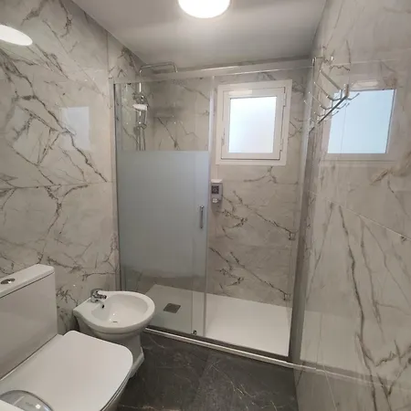 Apartamento Calle Helsinki 23, With 2 Bedrooms , 200 Meters From Locos *