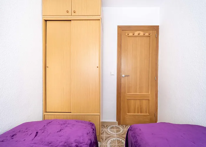 Calle Helsinki 23, With 2 Bedrooms , 200 Meters From Locos * Torrevieja