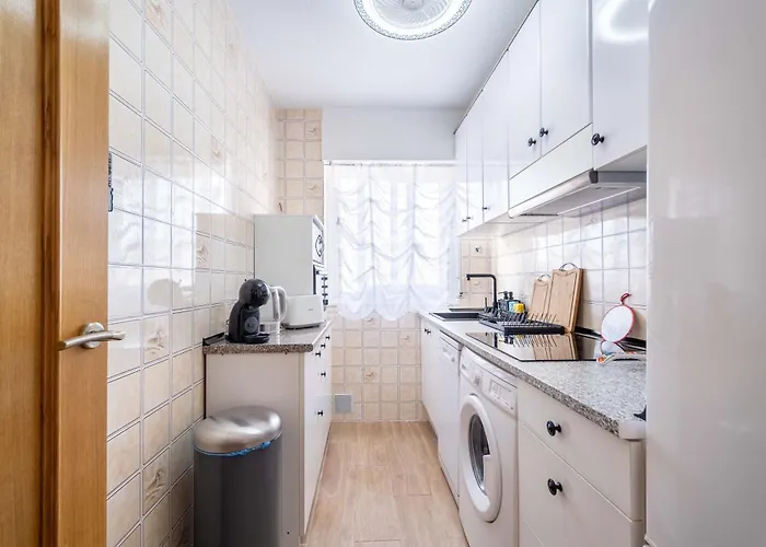 Calle Helsinki 23, With 2 Bedrooms , 200 Meters From Locos Lägenhet Torrevieja