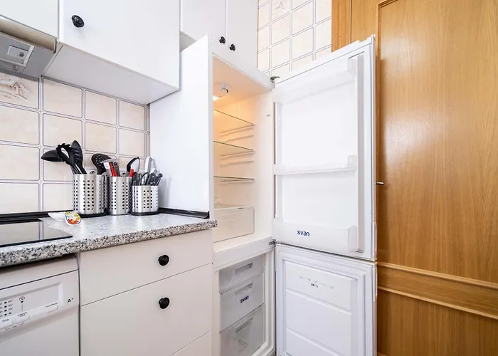 Lägenhet Calle Helsinki 23, With 2 Bedrooms , 200 Meters From Locos