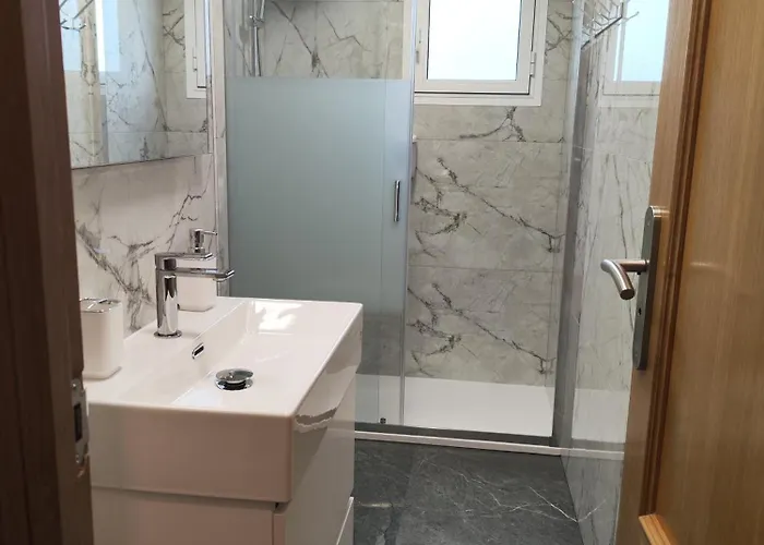 Calle Helsinki 23, With 2 Bedrooms , 200 Meters From Locos Apartment