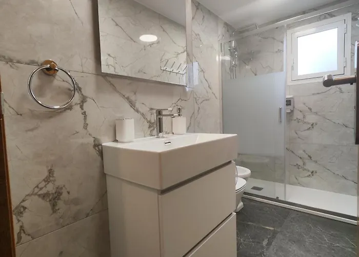 Lägenhet Calle Helsinki 23, With 2 Bedrooms , 200 Meters From Locos *